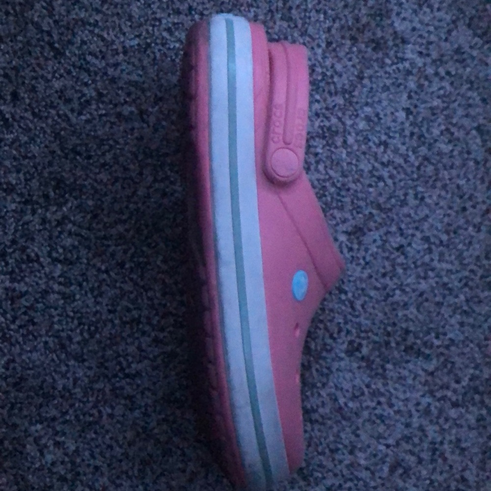 Pink crocs - Picture 2 of 4
